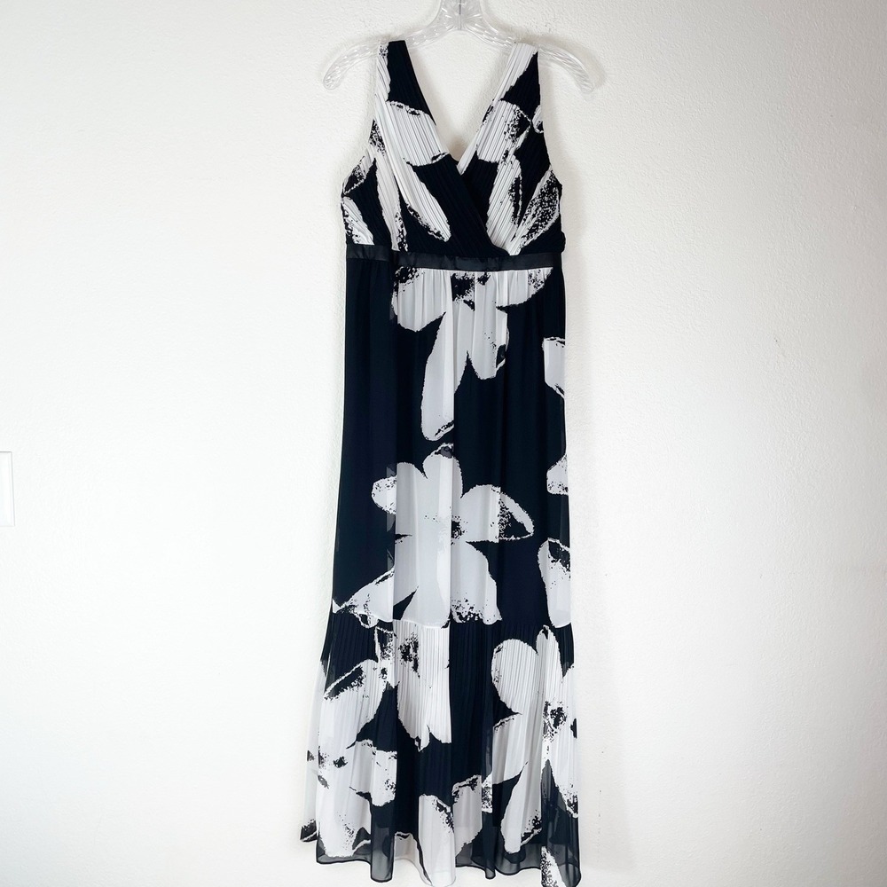 Chico's Dress Womens 8 Medium (1) Maxi Empire Waist Pleated Flowy Floral Resort